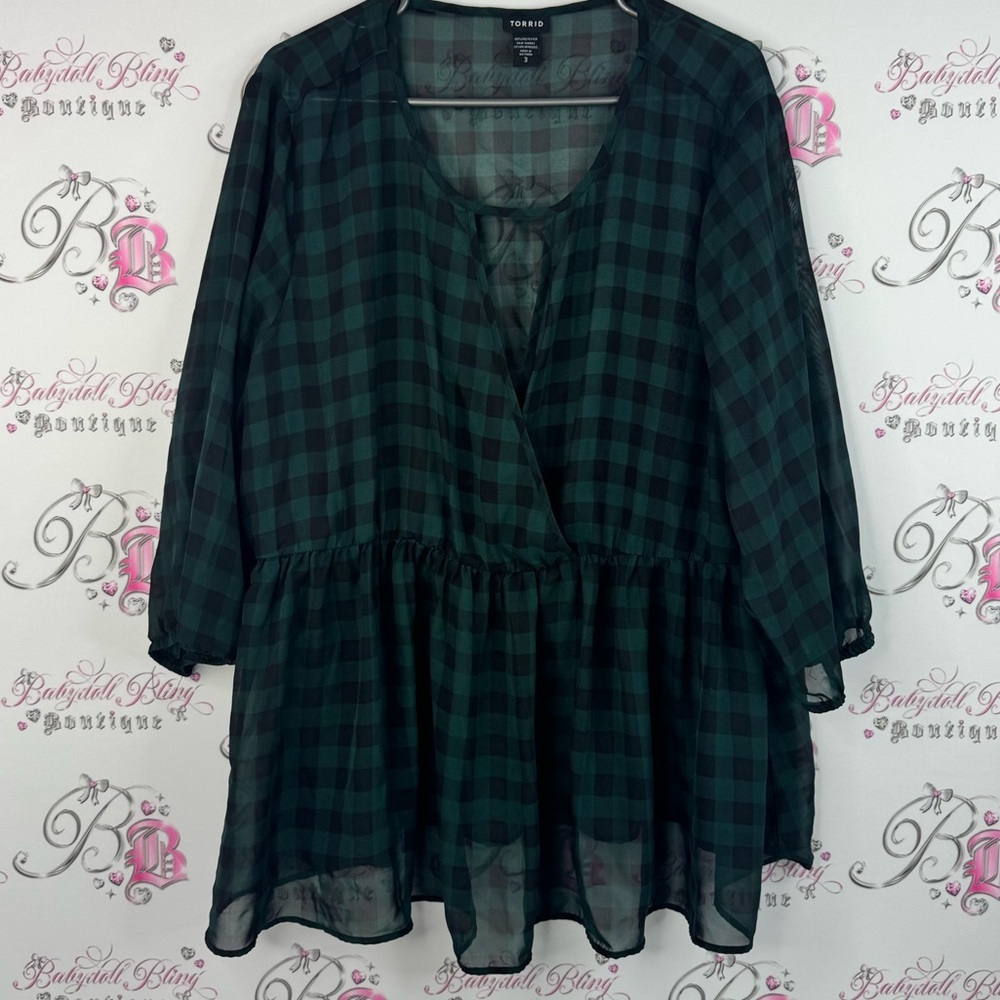 Torrid blouse top bubble sleeves plaid keyhole open Dark Green Checkered Blouse